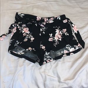 Kendall & Kyle Shorts XS